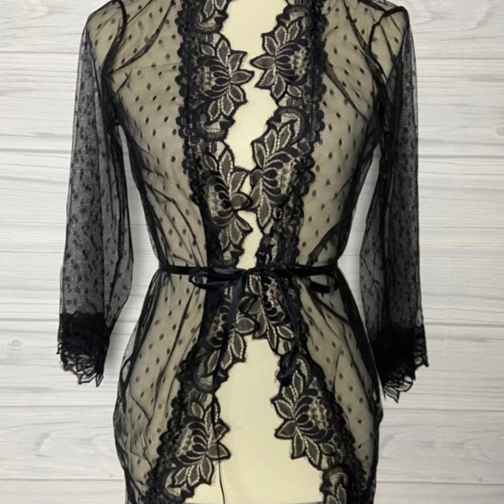 Delicate Lace Robe - Picture 2 of 2